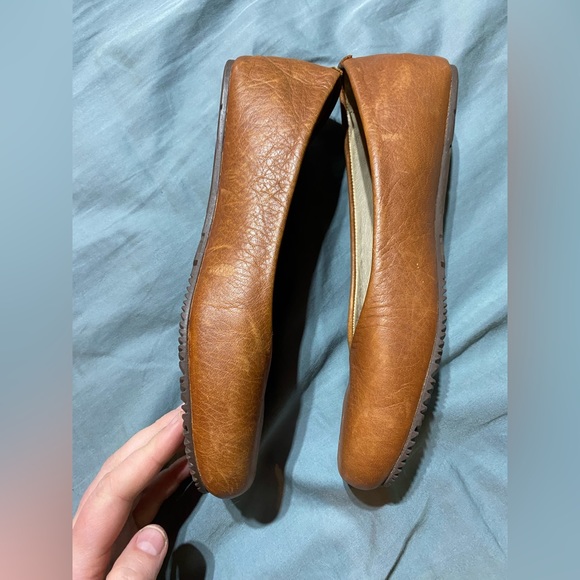 Manitobah Mukluks Slip on Flats - Picture 5 of 6